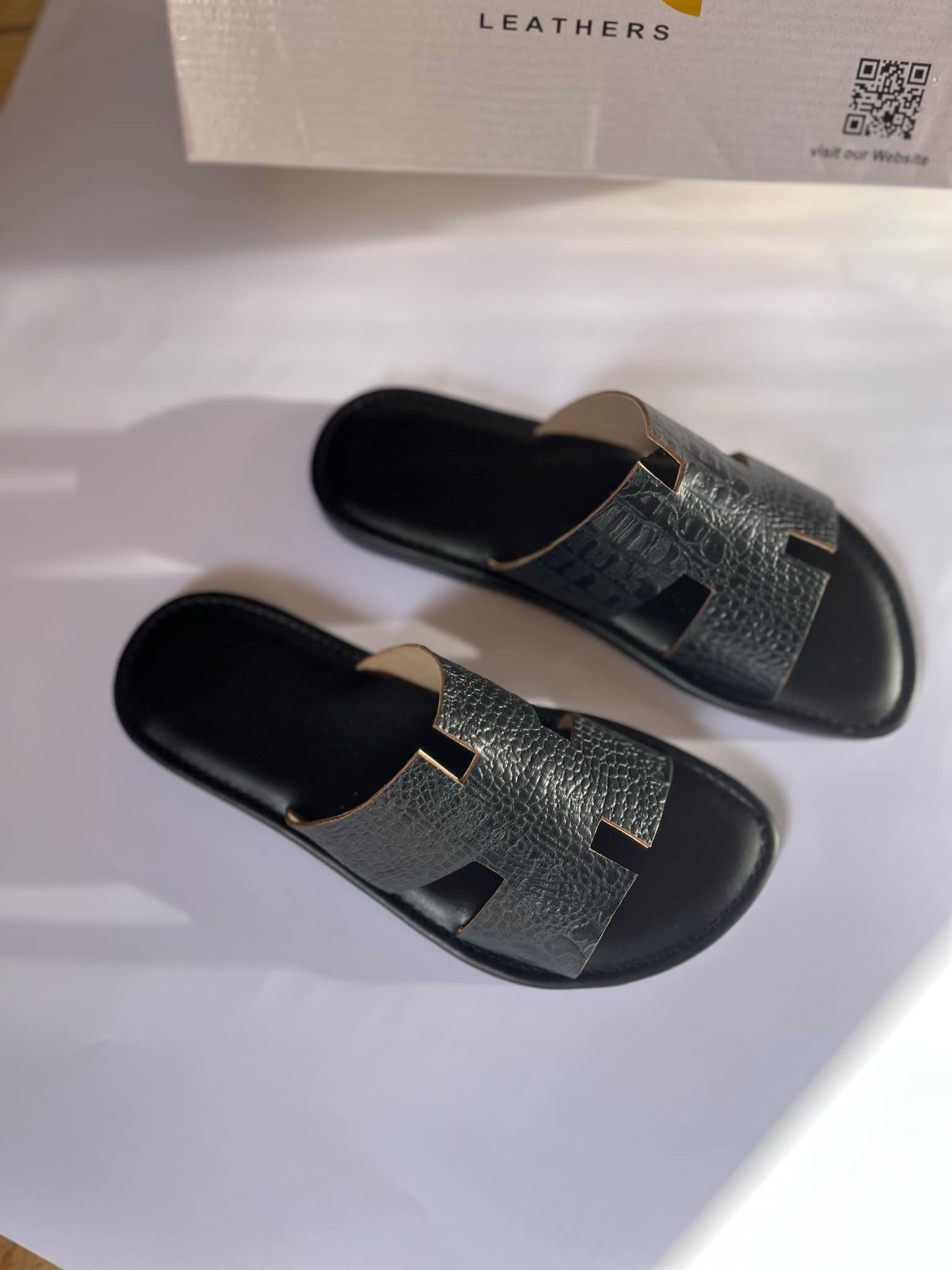 H Shape lzmiri In Snake Pattern
